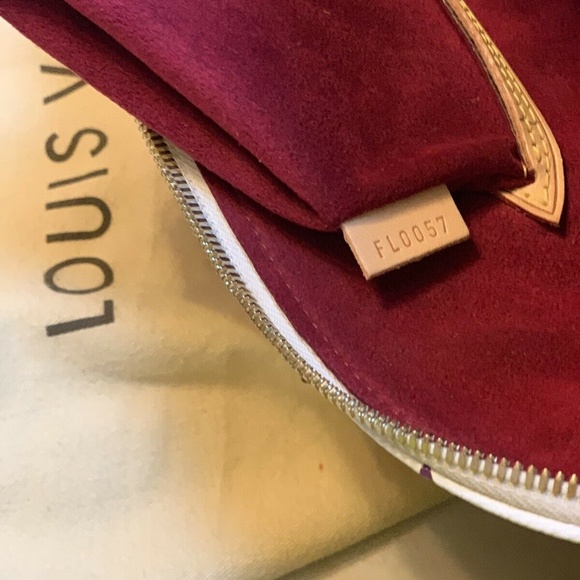 ~ LOUIS VUITTON ~WHITE~MURAKAMI~ VERY POPULAR STYLE - Picture 3 of 7